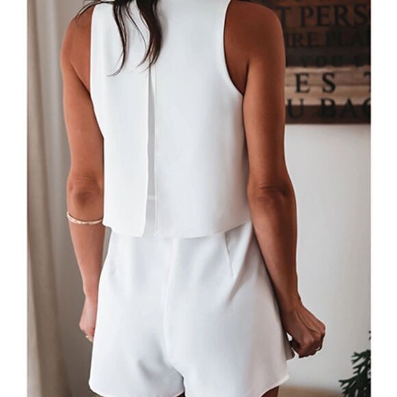 ⭐️tiered Asymmetrical Overlay Loose Fitting Romper⭐️ - Picture 3 of 8